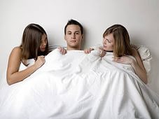 Третий не лишний. Как решиться на секс втроем? Третий не лишний. Как решиться на секс втроем?
