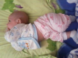 Почему ребенок выгибается? Почему ребенок выгибается?