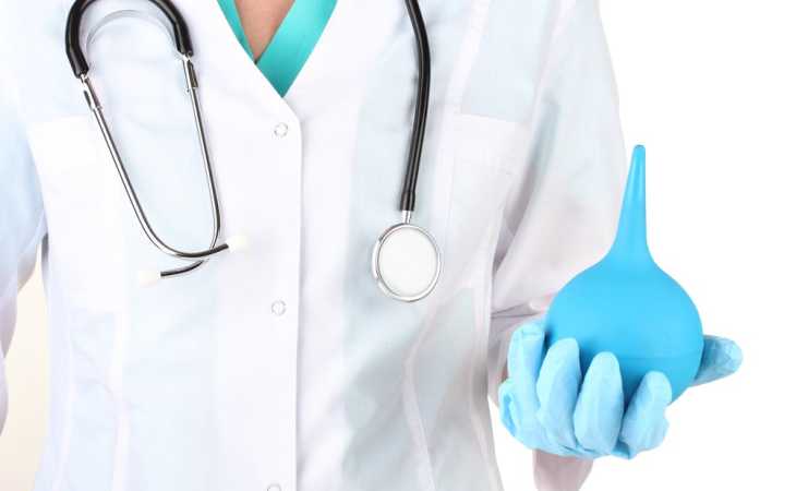 Клизмы с ромашкой при простатите: полезные свойства, показания и противопоказания, способ применения