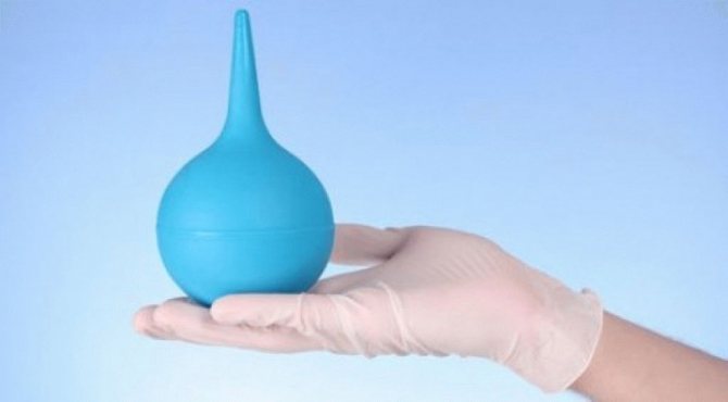 Ночные компрессы и клизма с перекисью снимет зуд при геморрое