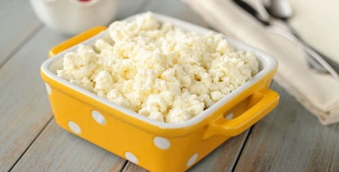 Почему возникает изжога от творога